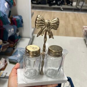 Gold Bow Salt and Pepper Shaker Set